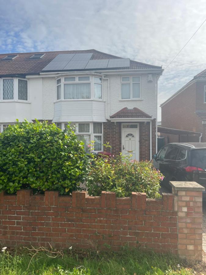 Single Room Canvey Island Exterior photo